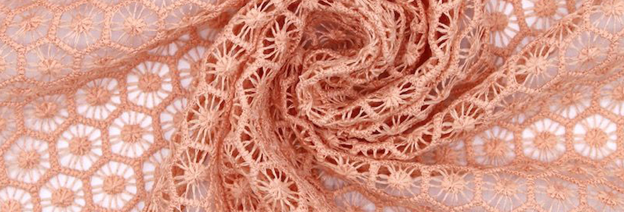 What is the difference between guipure and lace?